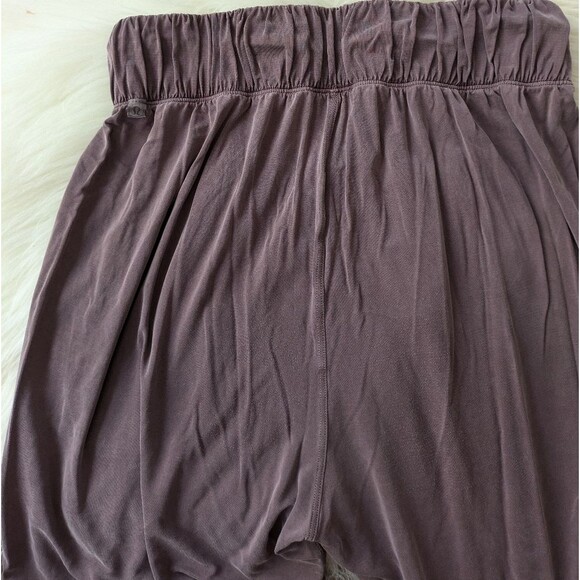 Lululemon Lost in Leisure Crop Jogger *Antique Bark* purple 4 - Picture 8 of 10